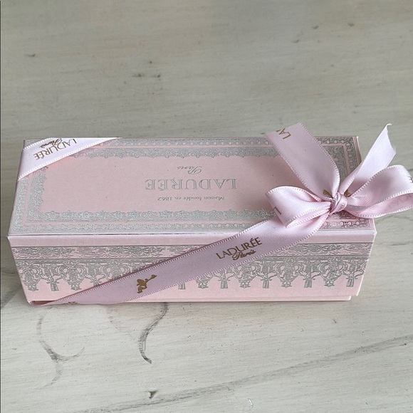 LADURÉE Elegant Pink and Silver Box with Ribbon - Picture 7 of 11
